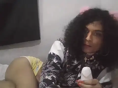 Snapshot of MorenaBellakita chatting on October 17, 3:25 pm MorenaBellakita online show from October 17, 3:25 pm