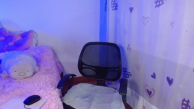 Snapshot of KittyJane chatting on February 12, 8:26 pm KittyJane online show from February 12, 8:26 pm