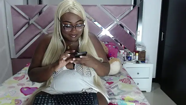 Antonellabigass online show from October 22, 11:15 pm