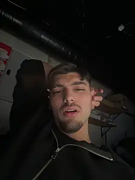 emir343475 online show from October 16, 10:33 pm