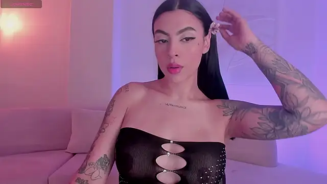 Snapshot of ChristineFord_ chatting on October 31, 12:50 pm ChristineFord online show from October 31, 12:50 pm