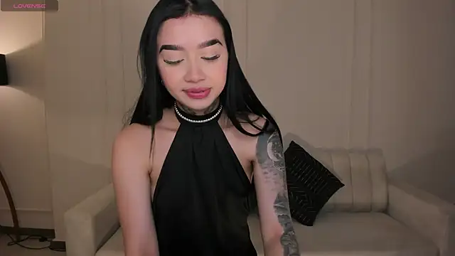 Snapshot of MeganCross1 chatting on November 14, 4:00 am MeganCross1 online show from November 14, 4:00 am