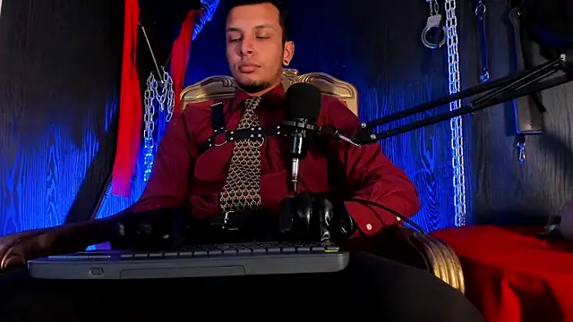 Snapshot of Master_Connor_BDSM chatting on October 30, 9:59 pm Master Connor BDSM online show from October 30, 9:59 pm