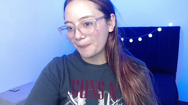 Red Lola  online show from November 2, 2:19 pm