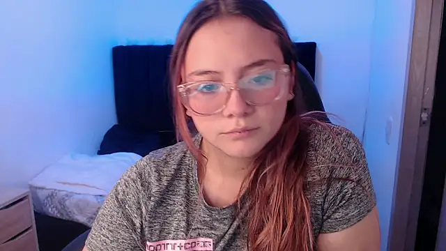 Red Lola  online show from November 5, 1:55 pm