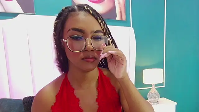 Snapshot of EmmaCourth chatting on November 13, 7:46 pm EmmaCourth online show from November 13, 7:46 pm