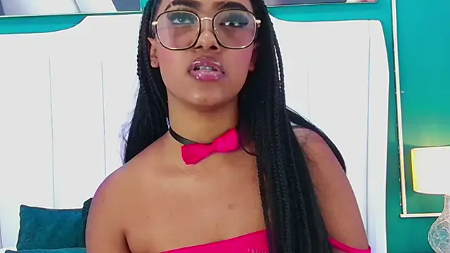 Snapshot of EmmaCourth chatting on November 25, 7:47 pm EmmaCourth online show from November 25, 7:47 pm