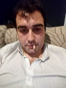 GluingPerson online show from November 9, 2:54 am