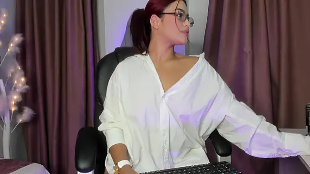 camila  bouzas online show from March 27, 11:32 am