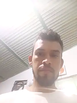 Snapshot of Crisjo29 chatting on March 9, 9:02 am Crisjo29 online show from March 9, 9:02 am