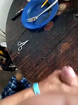 Snapshot of Crisjo29 chatting on March 12, 3:07 pm Crisjo29 online show from March 12, 3:07 pm