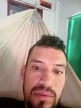 Snapshot of Crisjo29 chatting on March 28, 1:43 pm Crisjo29 online show from March 28, 1:43 pm