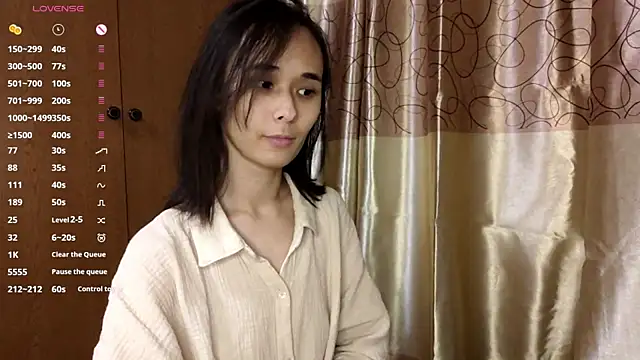 Snapshot of CathiBell chatting on October 17, 1:35 pm CathiBell online show from October 17, 1:35 pm