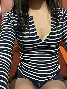 Snapshot of Lala6888 chatting on February 5, 4:33 pm Lala6888 online show from February 5, 4:33 pm