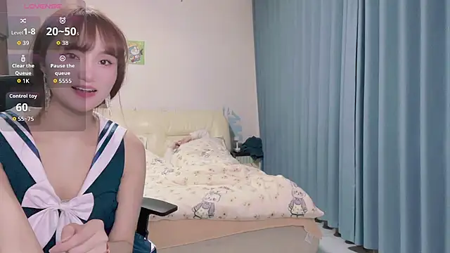 Snapshot of Momo-999 chatting on November 23, 7:24 pm Momo-999 online show from November 23, 7:24 pm