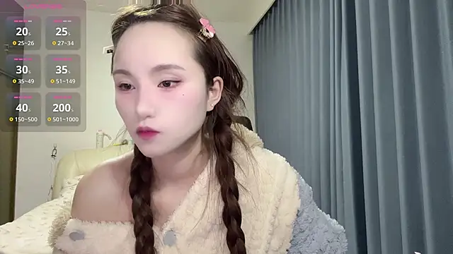 Snapshot of Momo-999 chatting on December 1, 12:21 pm Momo-999 online show from December 1, 12:21 pm