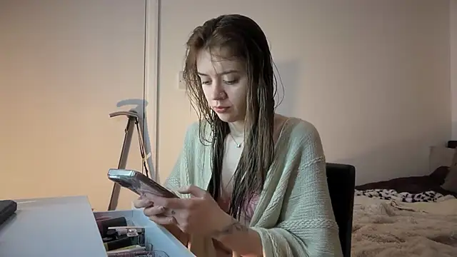 YasmineLace online show from December 16, 11:32 pm