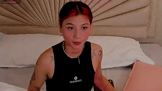 Emma duff online show from December 17, 12:44 pm