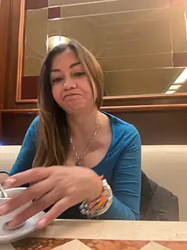 gabriellacali online show from November 27, 8:00 pm