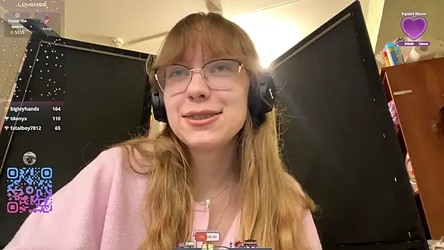 Snapshot of JuneCooper chatting on October 17, 2:19 pm JuneCooper online show from October 17, 2:19 pm