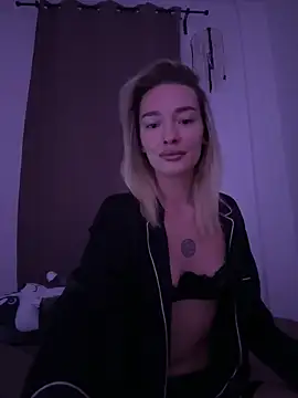 Snapshot of versediamond chatting on November 2, 11:40 pm versediamond online show from November 2, 11:40 pm