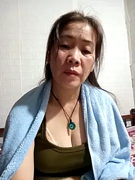 tabby-cat11 online show from November 22, 7:24 pm