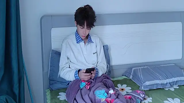 Snapshot of Stuffy-111 chatting on October 20, 4:24 am Stuffy-111 online show from October 20, 4:24 am