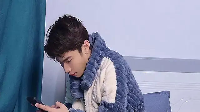 Snapshot of Stuffy-111 chatting on November 13, 11:09 am Stuffy-111 online show from November 13, 11:09 am