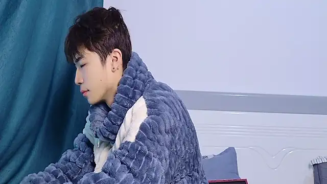 Snapshot of Stuffy-111 chatting on November 18, 11:14 am Stuffy-111 online show from November 18, 11:14 am