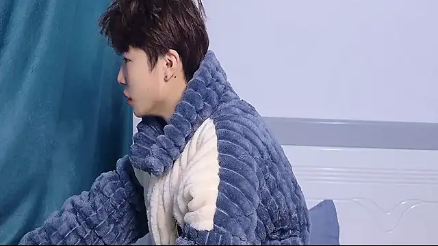 Snapshot of Stuffy-111 chatting on November 22, 10:47 am Stuffy-111 online show from November 22, 10:47 am