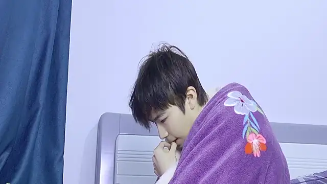 Snapshot of Stuffy-111 chatting on December 15, 9:57 am Stuffy-111 online show from December 15, 9:57 am