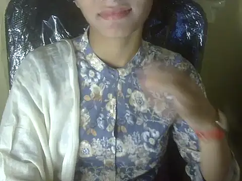 Snapshot of Shezi_N chatting on November 5, 1:33 pm Shezi N online show from November 5, 1:33 pm