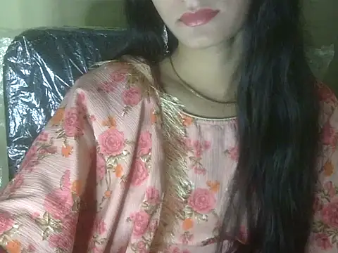 Snapshot of Shezi_N chatting on November 25, 12:49 pm Shezi N online show from November 25, 12:49 pm