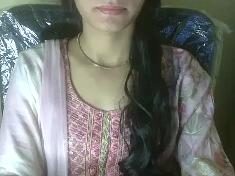 Snapshot of Shezi_N chatting on November 28, 2:31 pm Shezi N online show from November 28, 2:31 pm