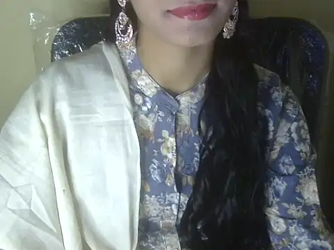 Snapshot of Shezi_N chatting on November 29, 1:47 pm Shezi N online show from November 29, 1:47 pm