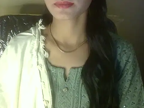 Snapshot of Shezi_N chatting on December 2, 3:18 pm Shezi N online show from December 2, 3:18 pm