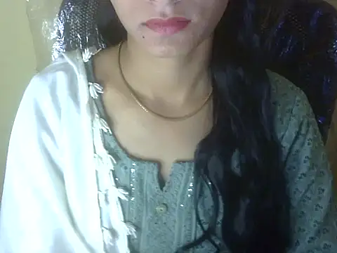 Snapshot of Shezi_N chatting on December 3, 3:25 am Shezi N online show from December 3, 3:25 am