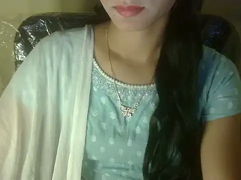 Snapshot of Shezi_N chatting on December 5, 12:36 pm Shezi N online show from December 5, 12:36 pm