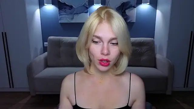 Snapshot of Maya_Morrow chatting on October 18, 2:18 pm Maya Morrow online show from October 18, 2:18 pm