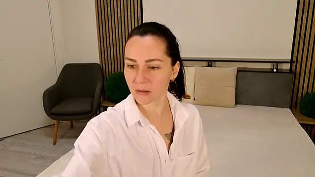 Snapshot of DitaNoir chatting on April 1, 5:52 am DitaNoir online show from April 1, 5:52 am