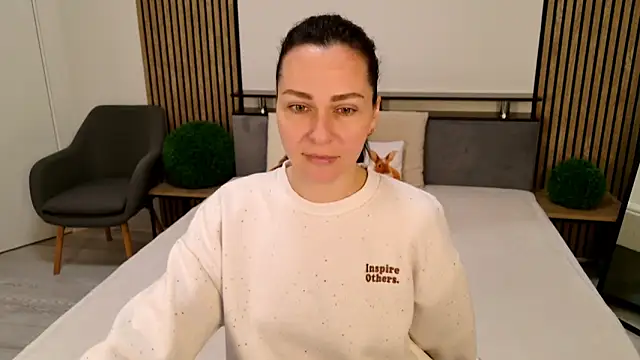 Snapshot of DitaNoir chatting on April 9, 6:52 am DitaNoir online show from April 9, 6:52 am