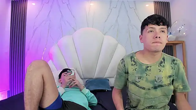 hoot booys  online show from February 24, 6:06 pm