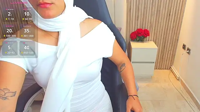 Snapshot of Aziz_daud chatting on October 18, 12:17 pm Aziz daud online show from October 18, 12:17 pm