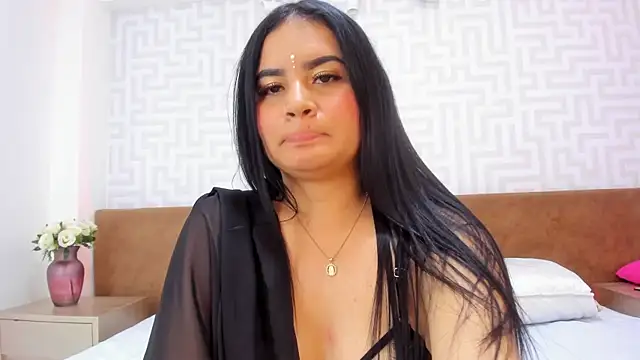 Snapshot of Endiira chatting on October 17, 6:54 pm Endiira online show from October 17, 6:54 pm