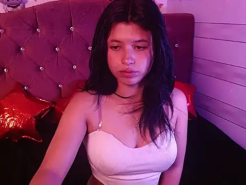 Snapshot of petite_coral chatting on November 7, 5:02 pm petite coral online show from November 7, 5:02 pm