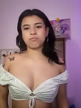 petite coral online show from February 20, 1:46 am