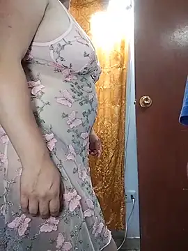 Snapshot of laurita_goloza39 chatting on December 15, 5:28 pm laurita goloza39 online show from December 15, 5:28 pm