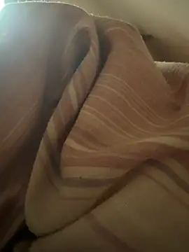 Snapshot of kinkysarahx chatting on November 28, 8:17 am kinkysarahx online show from November 28, 8:17 am