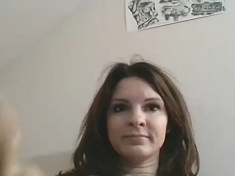 Snapshot of kinkysarahx chatting on December 3, 4:05 pm kinkysarahx online show from December 3, 4:05 pm