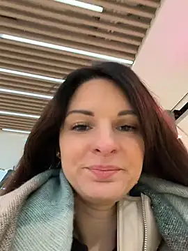 kinkysarahx online show from February 7, 11:36 am